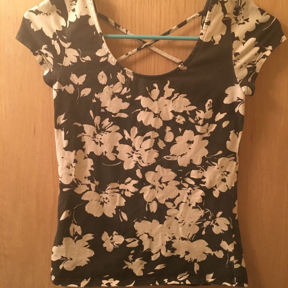 Black and white t-shirt